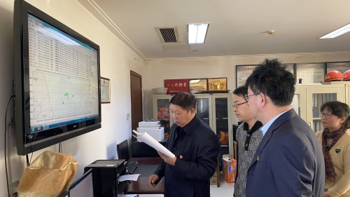 张宏春局长到市地震台网中心指导大丰区海域50级地震震后应急处置工作